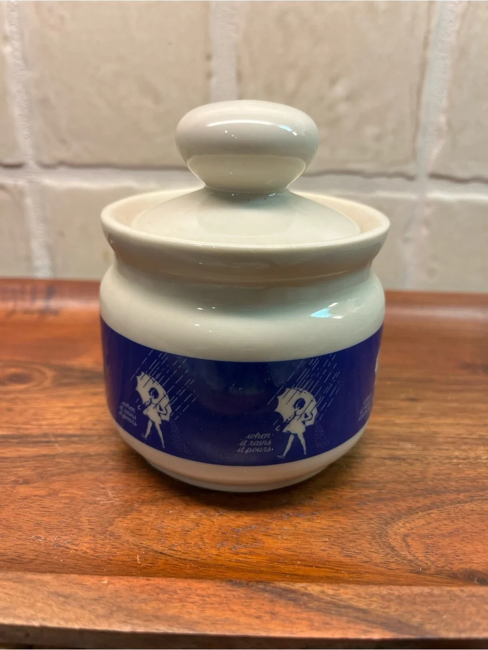 VTG Morton Salt sugar/salt blue bowl w lid. Iconic Umbrella girl and slogan